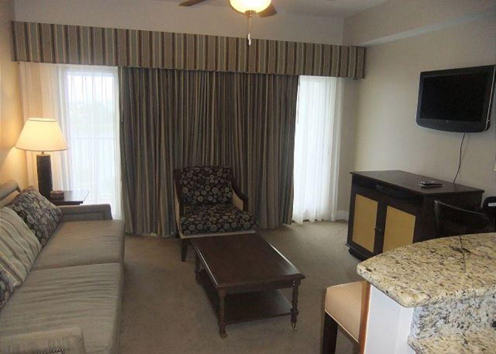 Carillon Beach Resort Inn Розмари-Бич Экстерьер фото