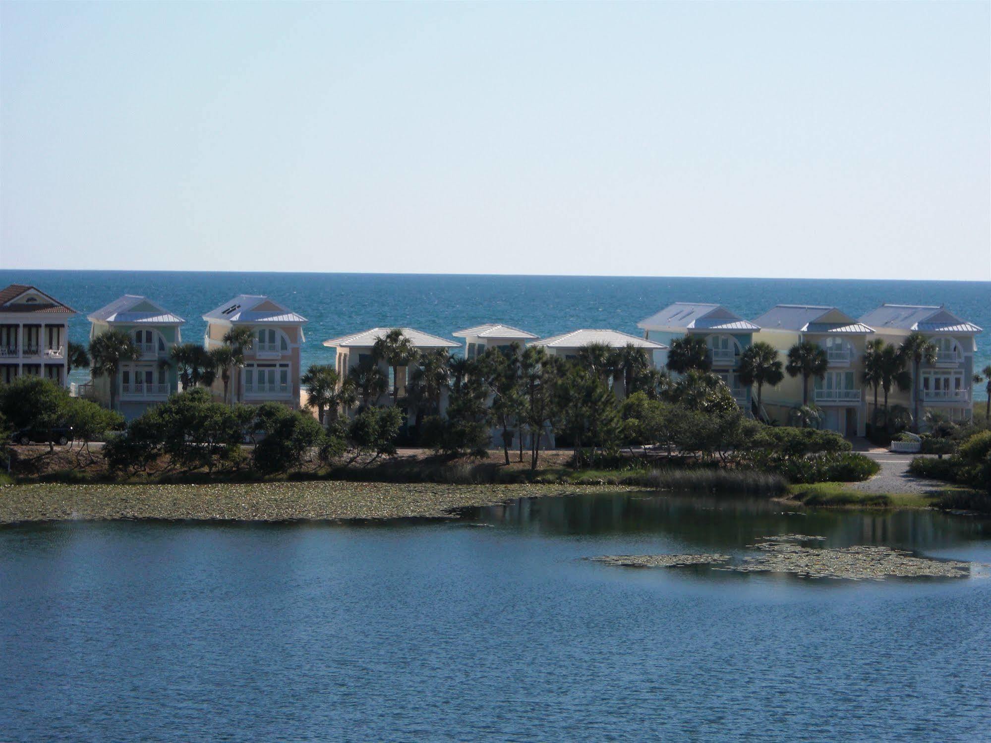 Carillon Beach Resort Inn Розмари-Бич Экстерьер фото