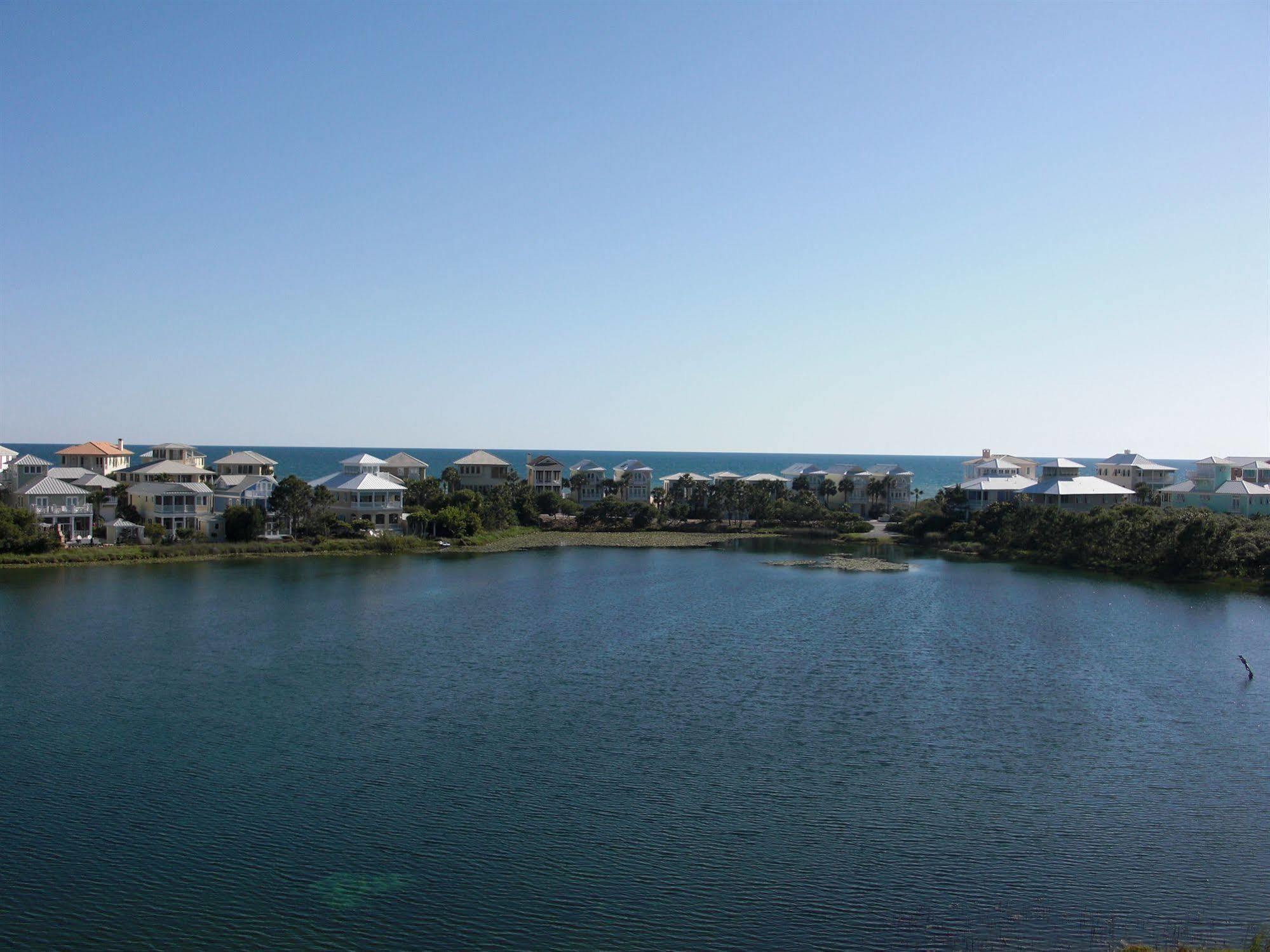 Carillon Beach Resort Inn Розмари-Бич Экстерьер фото